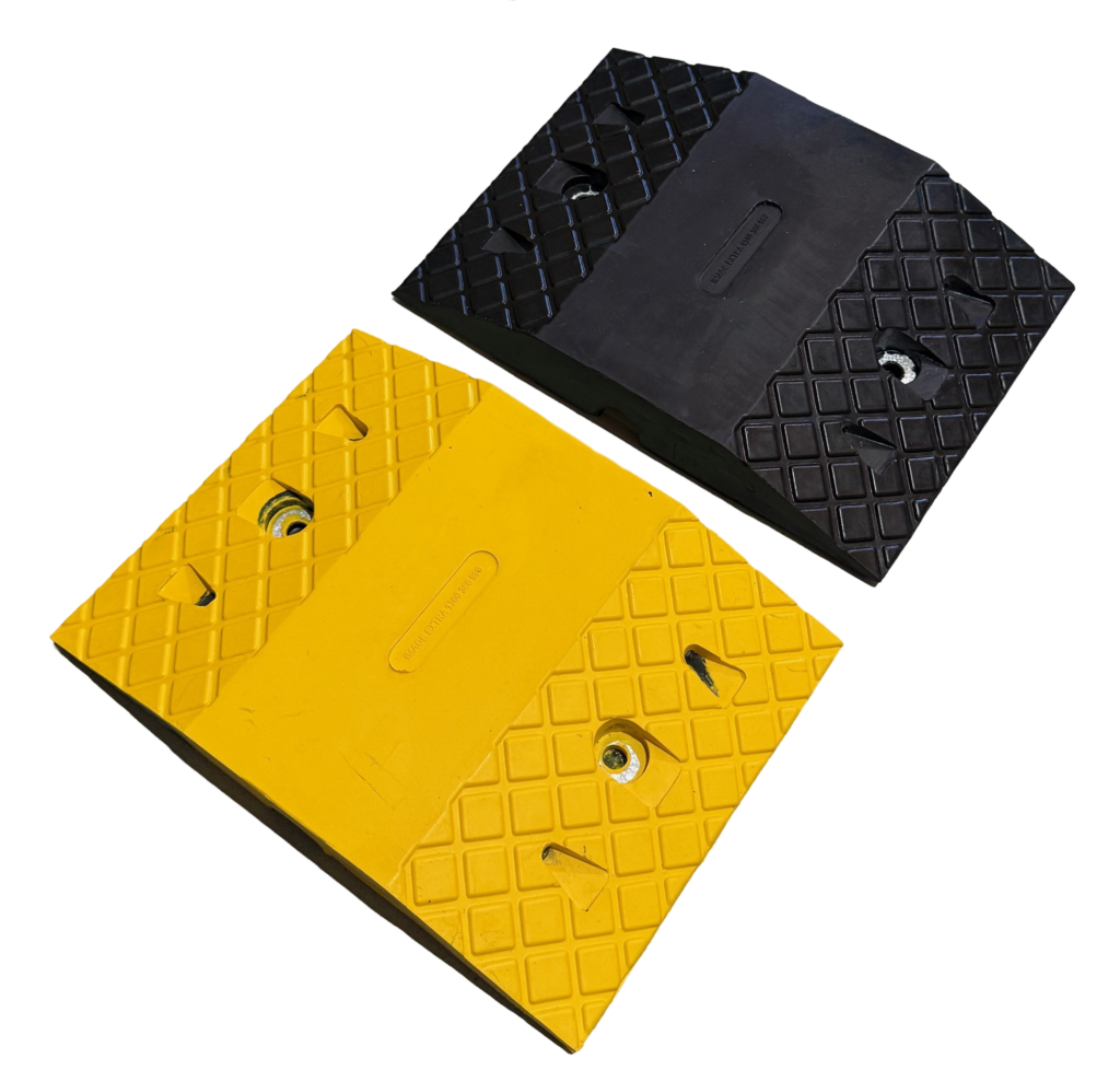 image 8 Dugite Rubber Speed Hump 250mm Module Black 2